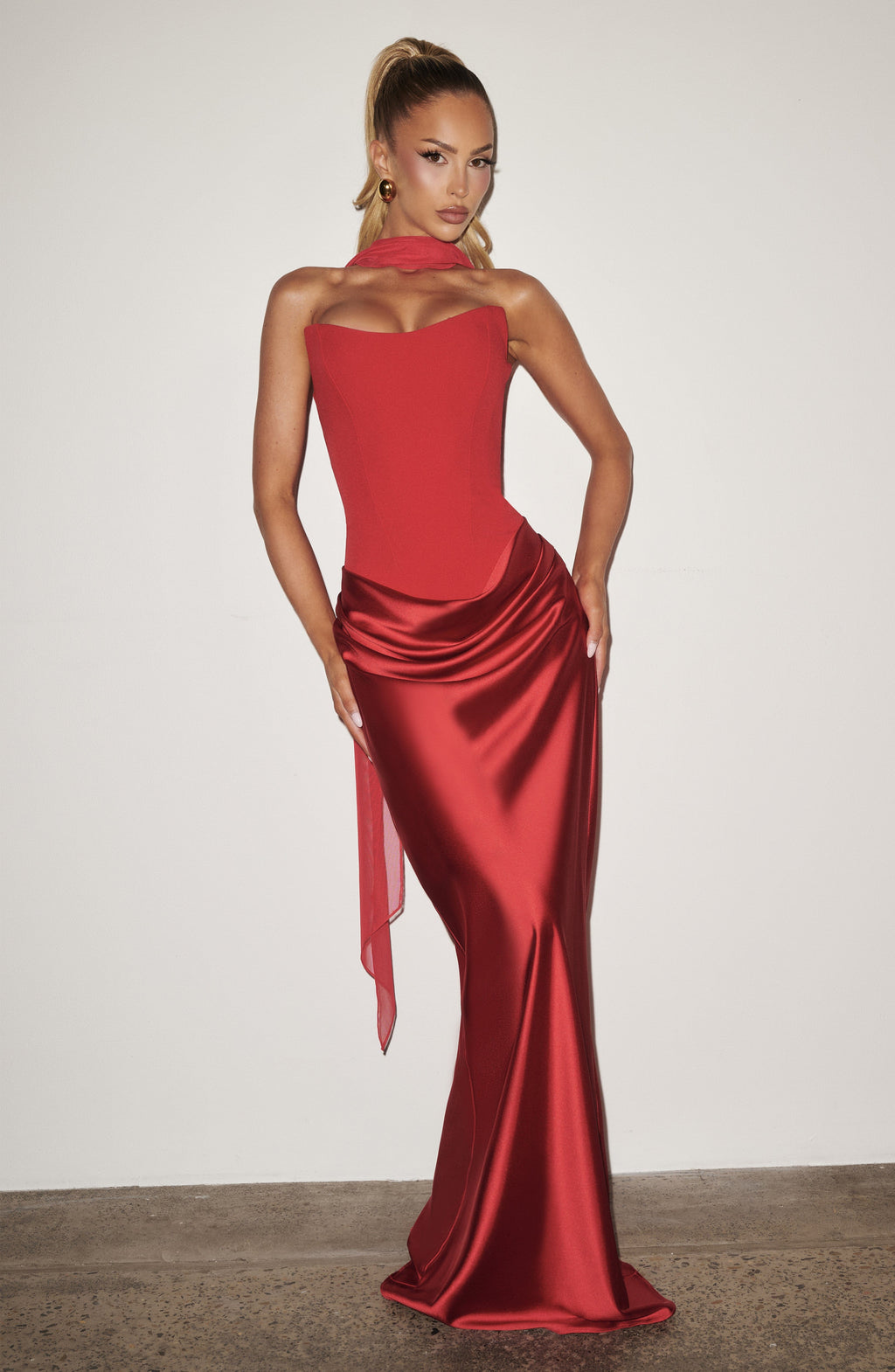 Vestido largo de evento Marta™ rojo con palabra de honor, foto 4