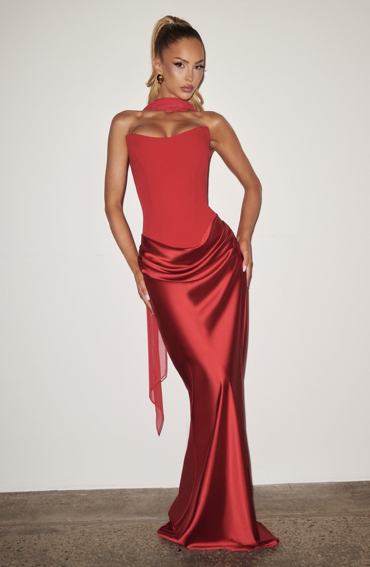 Vestido largo de evento Marta™ rojo con palabra de honor, foto 4