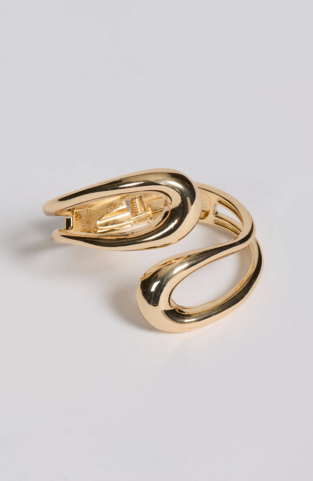 Nívea™ - Brazalete Rígido Dorado