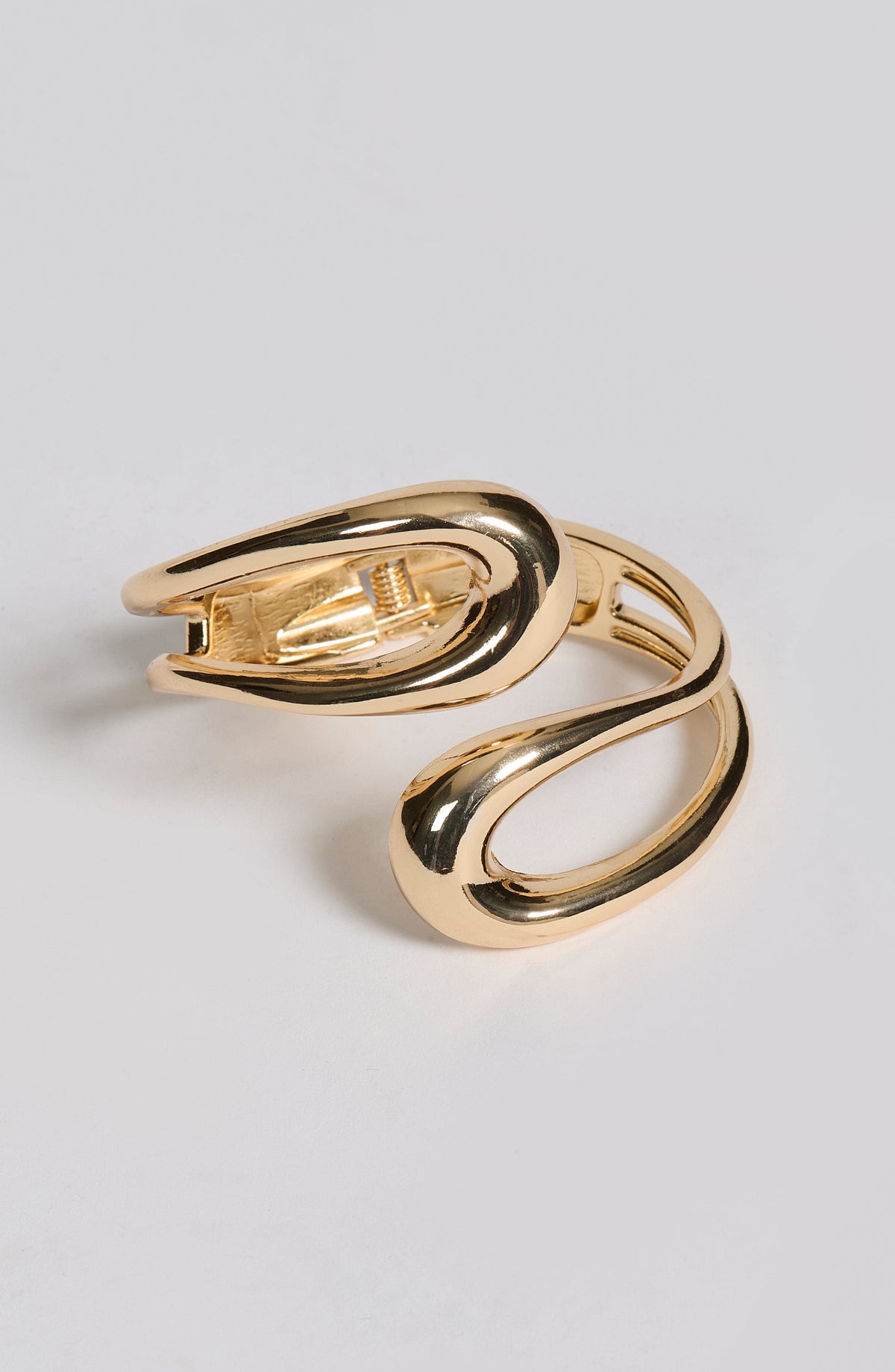 Nívea™ - Brazalete Rígido Dorado