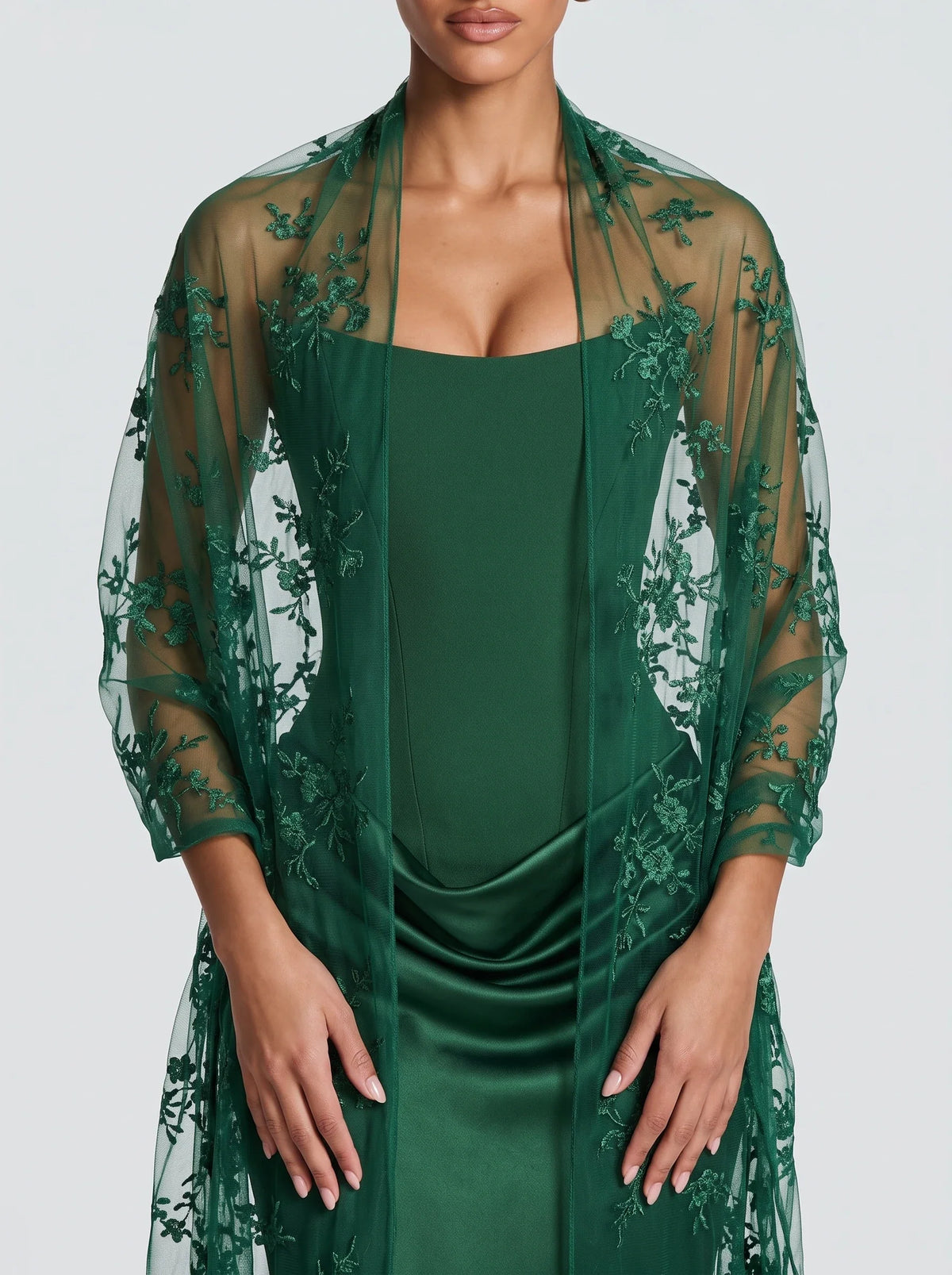 Estola de tul bordado esmeralda para invitada - Olga™ Ana Ibiza, primer plano