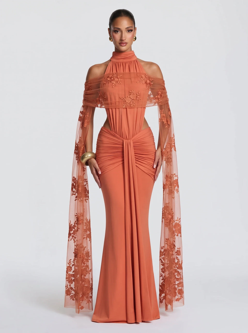 Pía™ naranja de Ana Ibiza, cuerpo entero con el vestido a juego