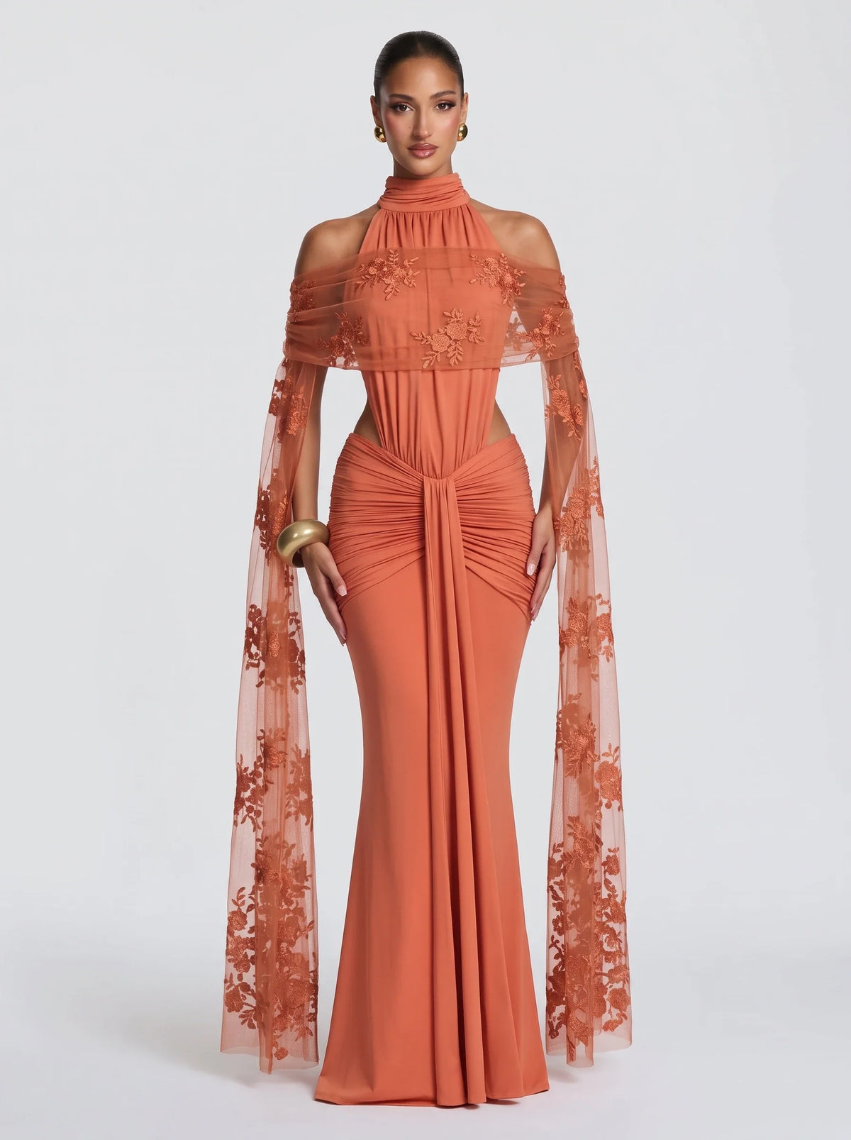 Pía™ naranja de Ana Ibiza, cuerpo entero con el vestido a juego