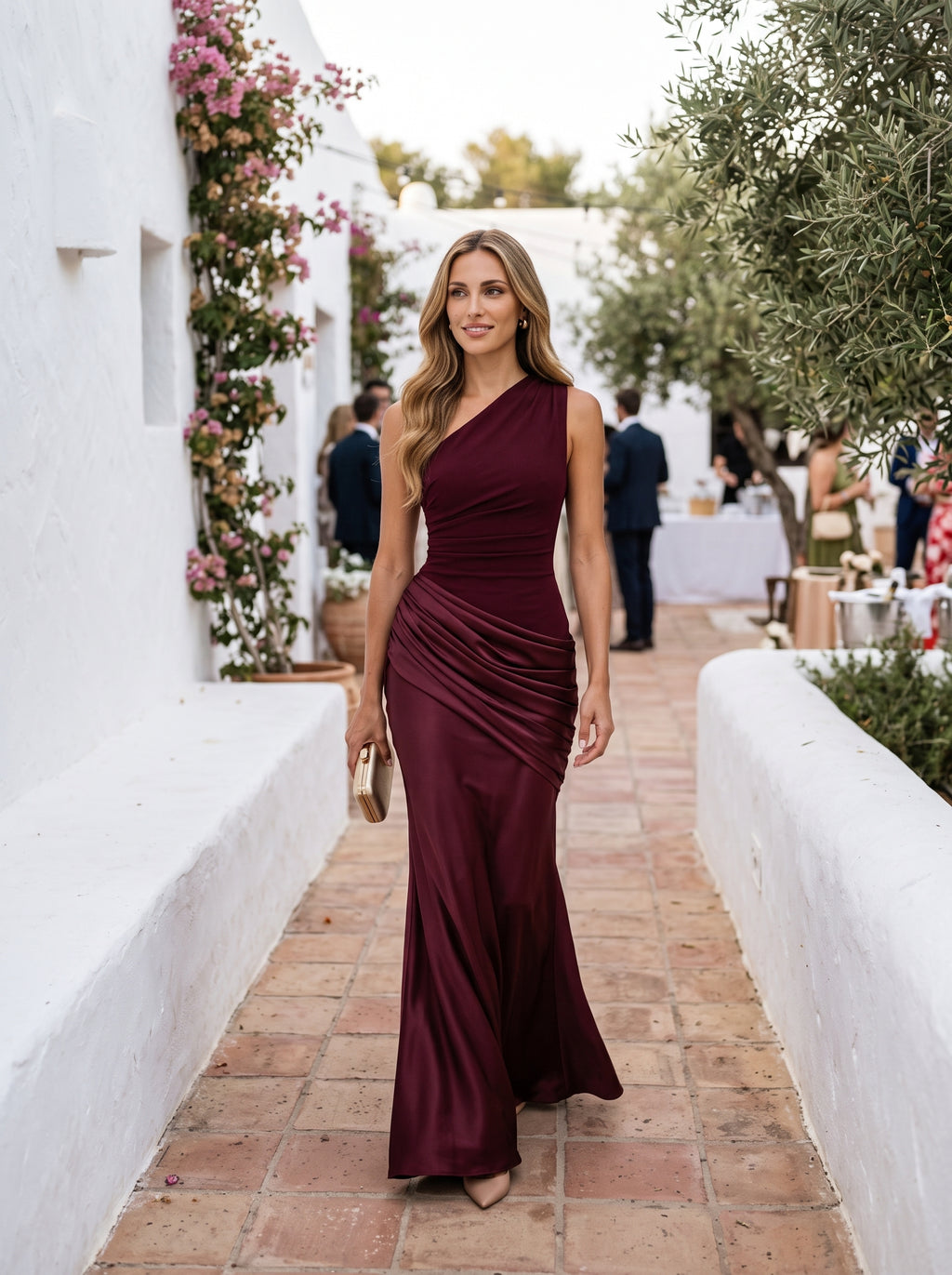 Vestido Sabina Cereza en una finca de Ibiza