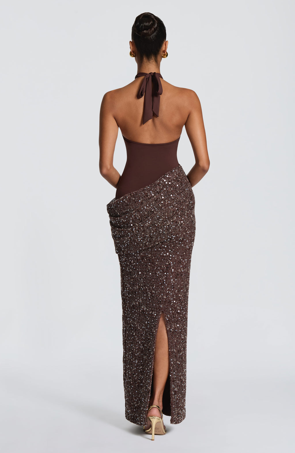 Andrea™ en ciruela, vestido largo de lentejuelas, cuello halter