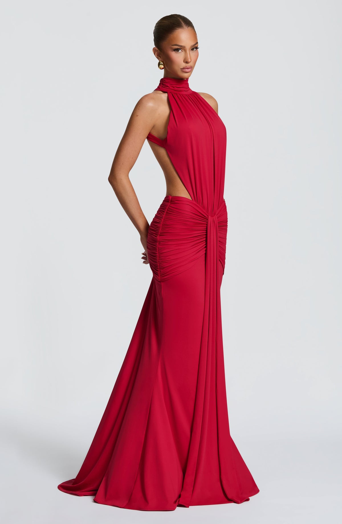Mujer con el vestido Teresa™ rojo para ir de invitada a una boda, foto 3