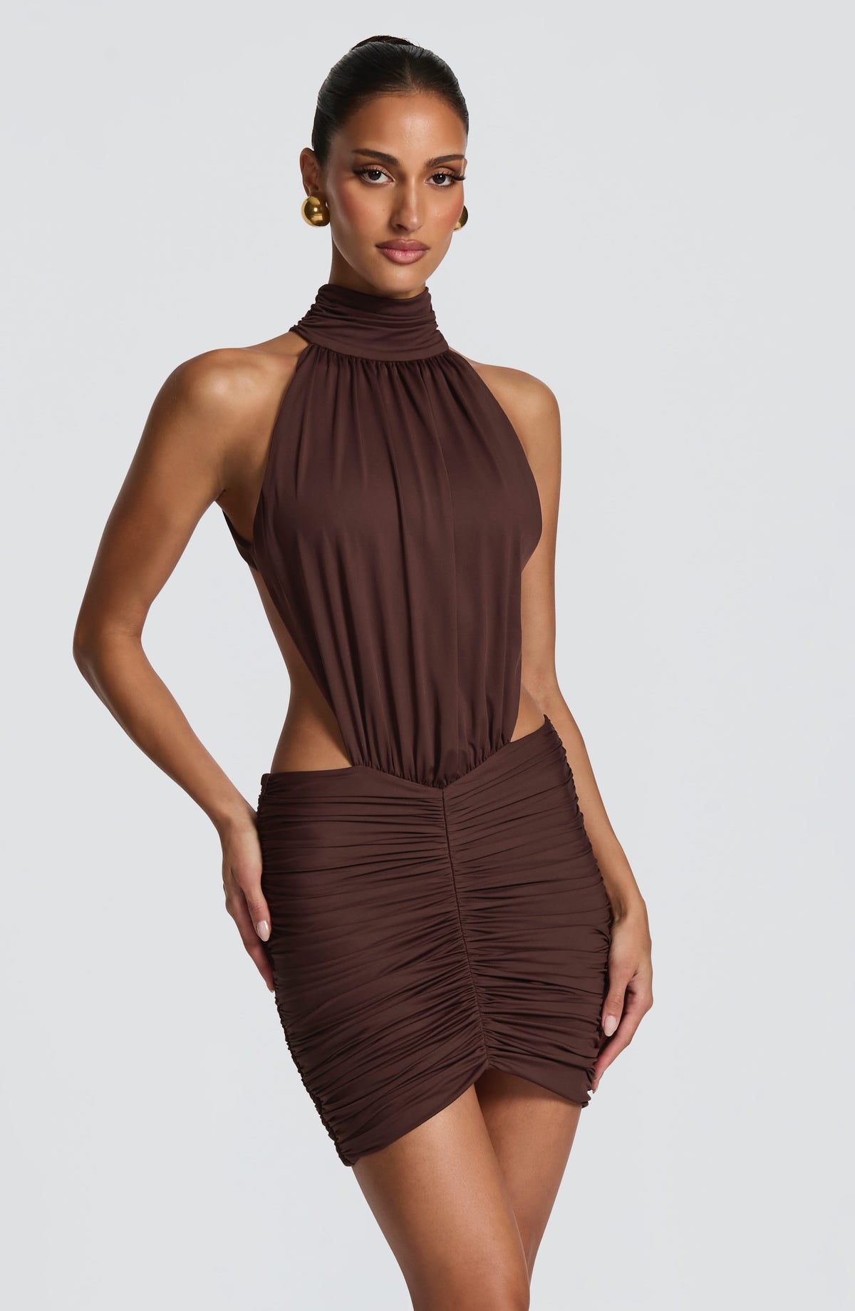 Mujer con el vestido Teresa™ ciruela para un cóctel, foto 3