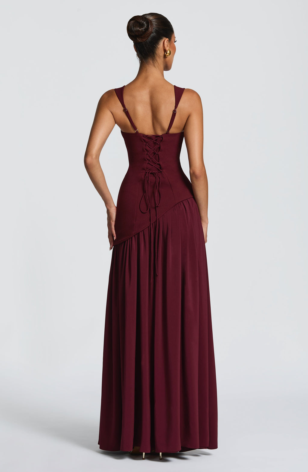 Vestido de evento Ainara™ cereza con corte favorecedor, foto 4