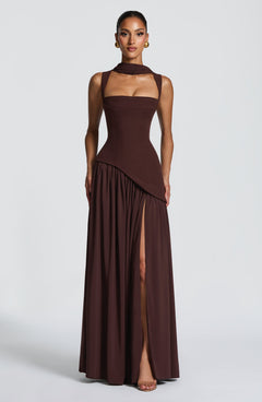 Ainara™ - Vestido Largo de Crepé y Chifón Marrón Ciruela